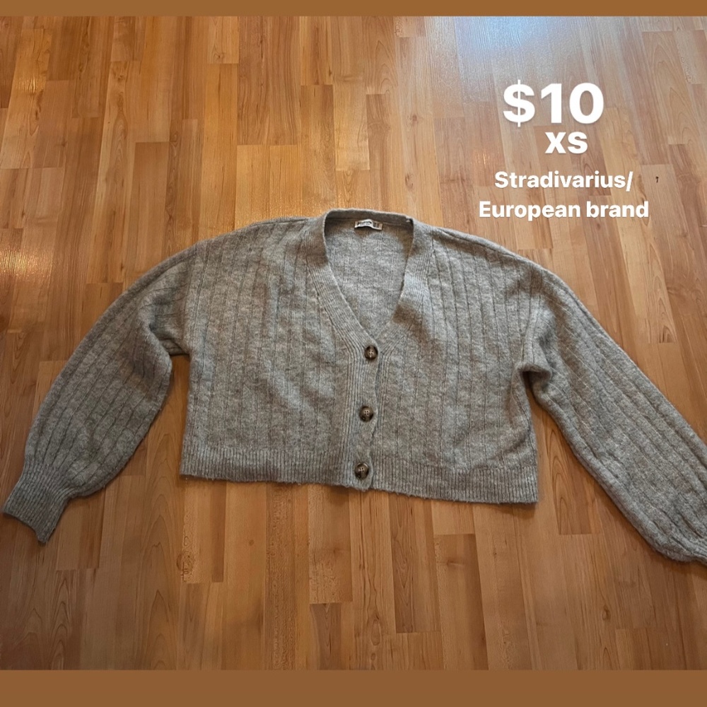 Grey cardigan
